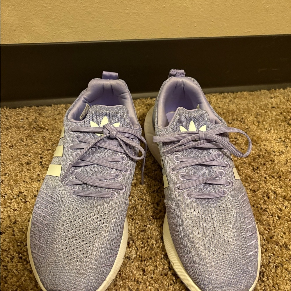 Adidas Originals Swift Run 22 Women's Purple Sneakers